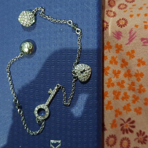 NIB AUTHENTIC GENUINE SWAROVSKI TENNIS BRACELET - Picture 2 of 5